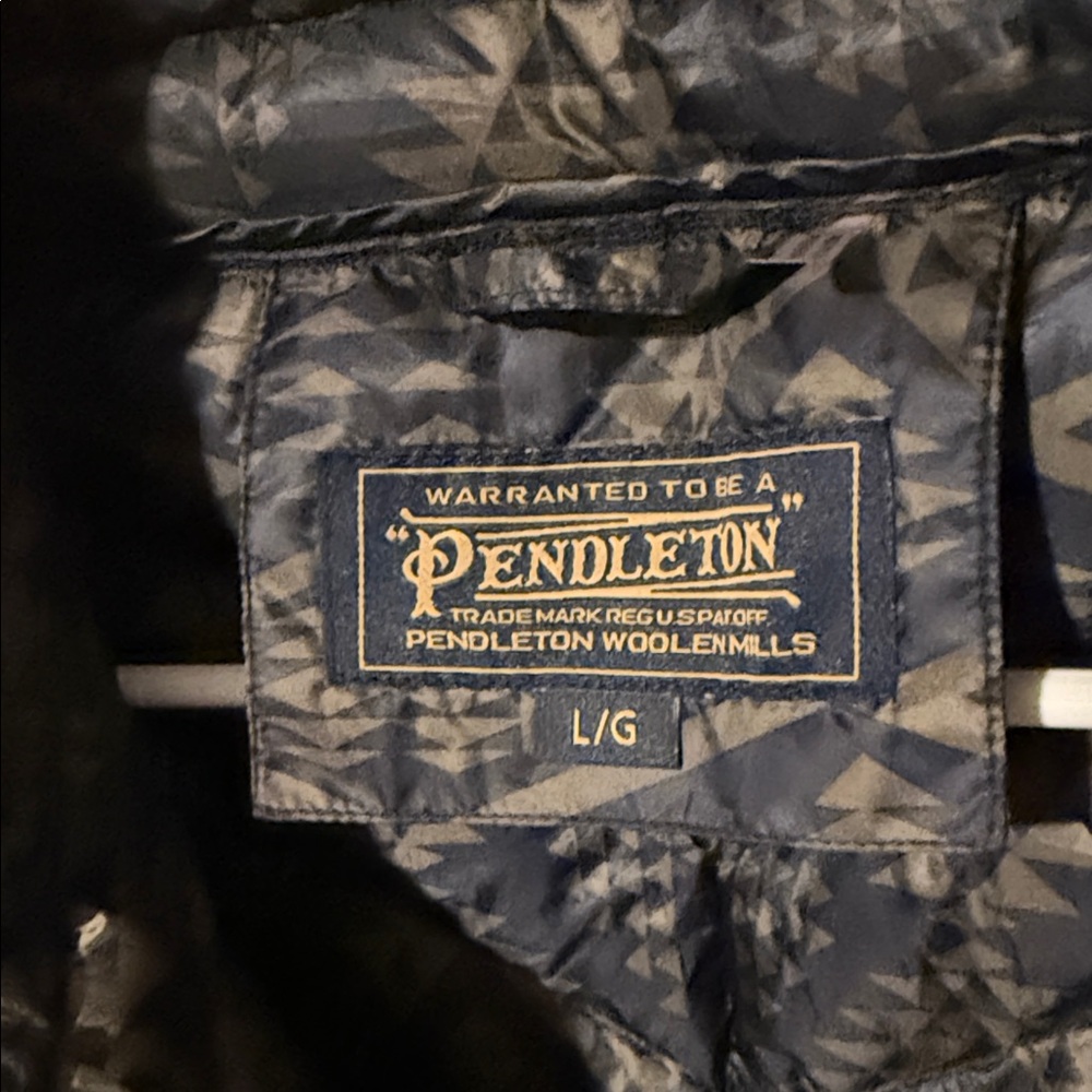 Pendleton Puffer Vest - Picture 4 of 4